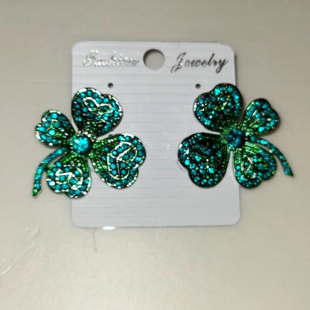 4 Leaf Clover Earrings with Beautiful Green Jewels. Fashion  Jewelry.